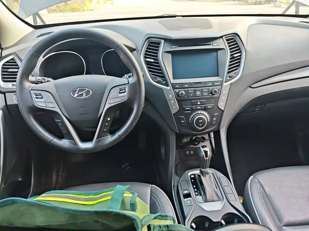 Hyundai Santa Fe — миниатюра 10