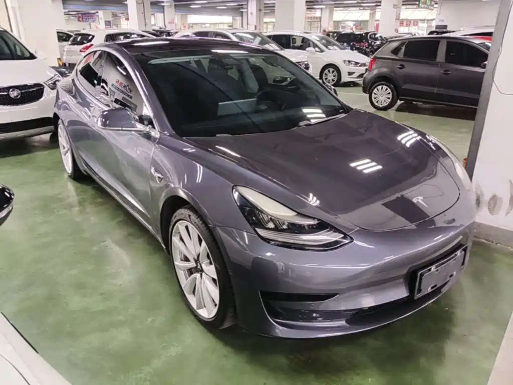Tesla Model 3 — миниатюра 4