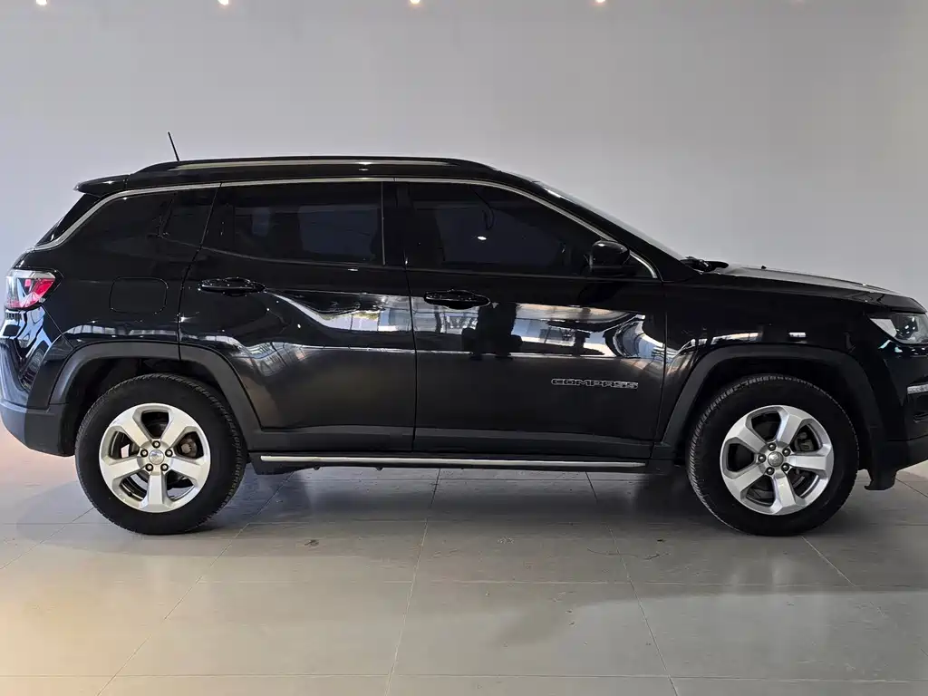 Jeep Compass — миниатюра 8