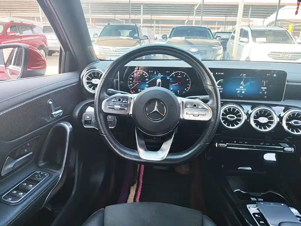 Mercedes-Benz A-Class — миниатюра 11