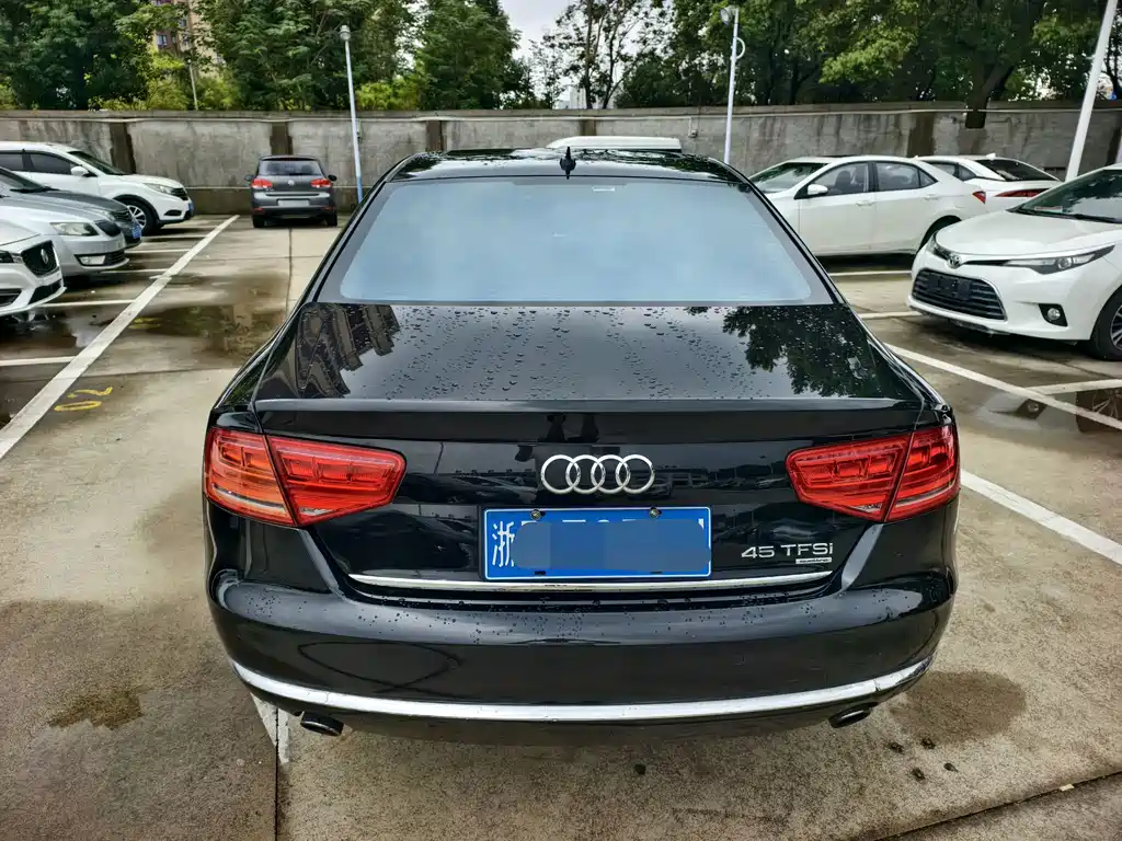 Audi A8 — миниатюра 6
