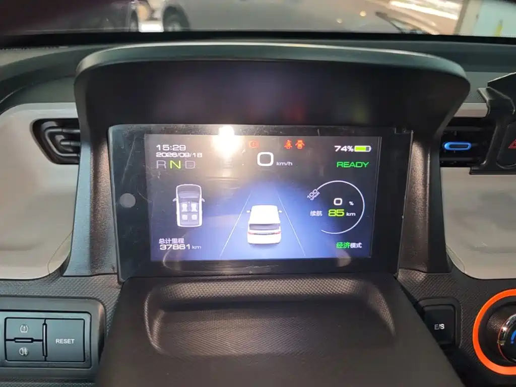 Wuling MINIEV — миниатюра 12
