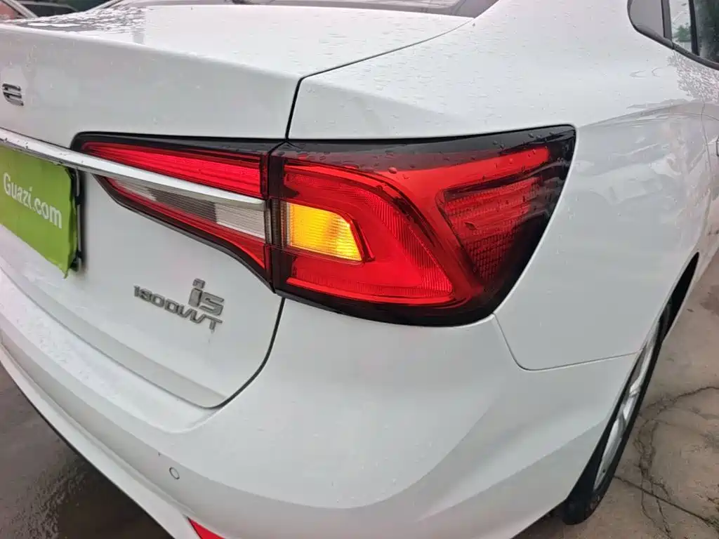 Roewe i5 — миниатюра 8