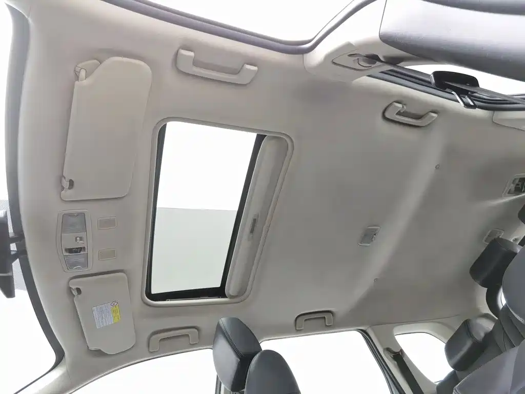 Mitsubishi Outlander — миниатюра 14