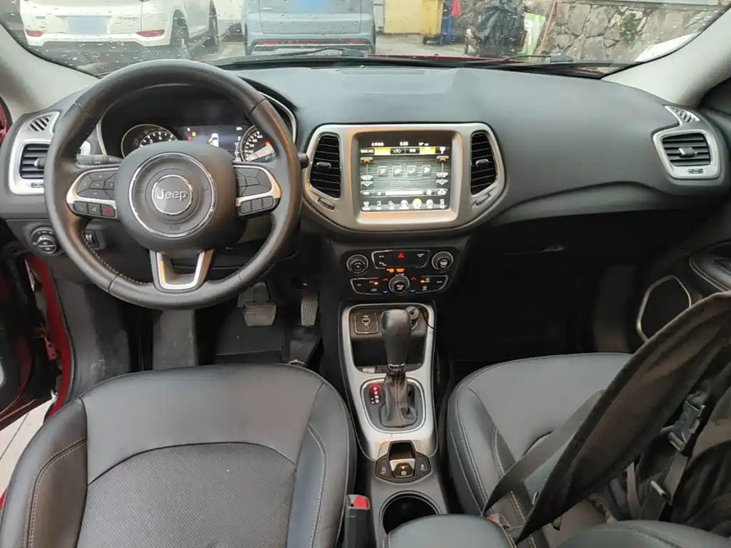 Jeep Compass — миниатюра 10