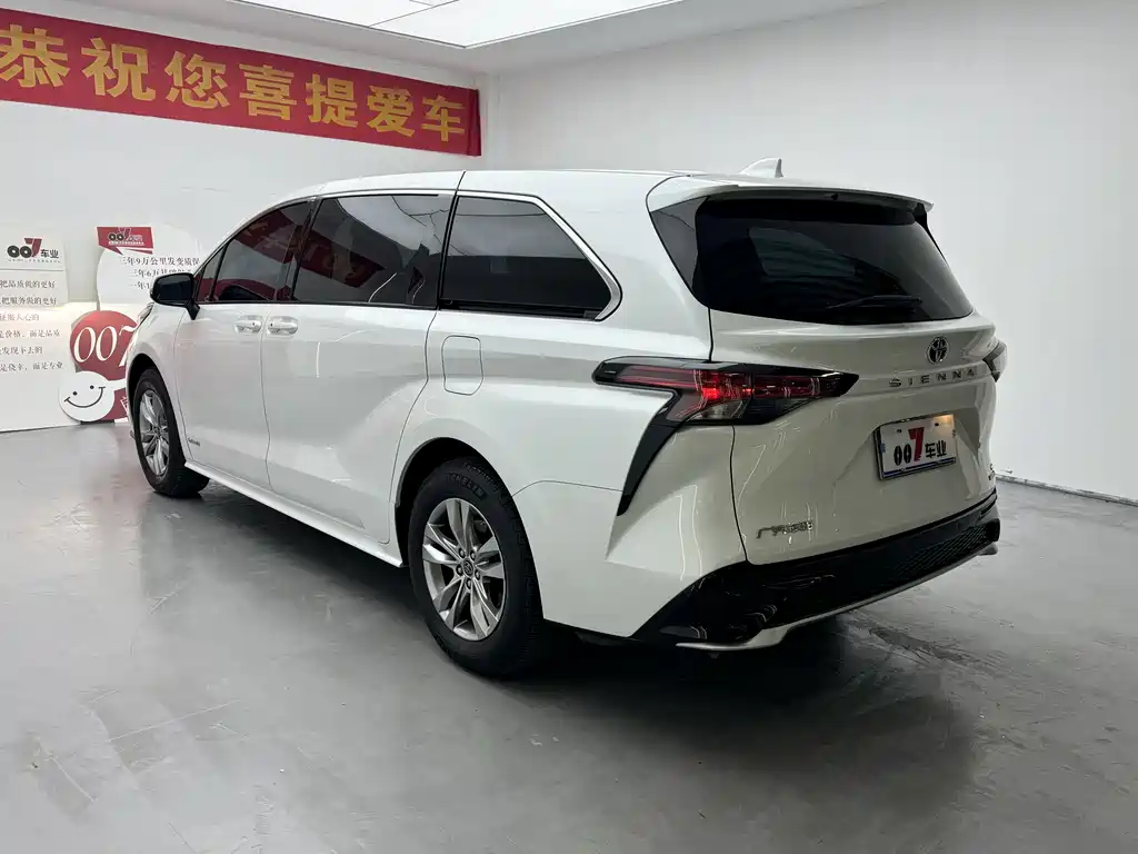 TOYOTA SIENNA