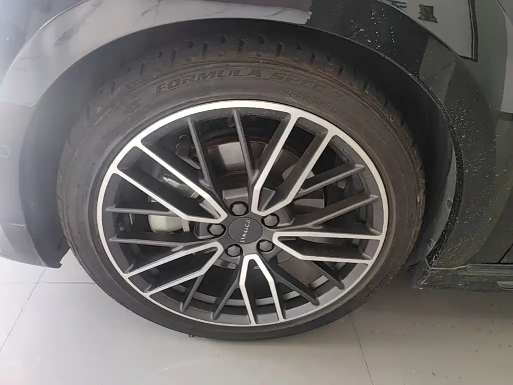 Lynk & Co 02 Hatchback — миниатюра 23