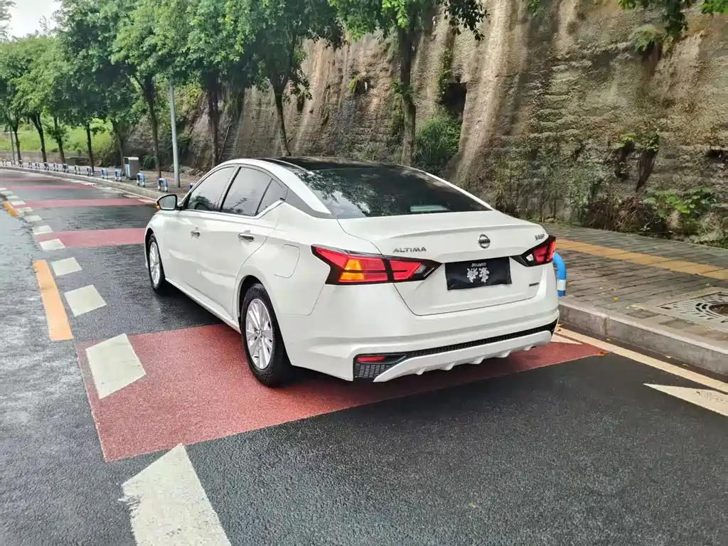 Nissan Teana — миниатюра 7