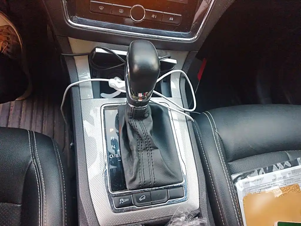 Roewe RX5 — миниатюра 7
