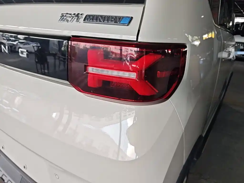 Wuling MINIEV — миниатюра 8