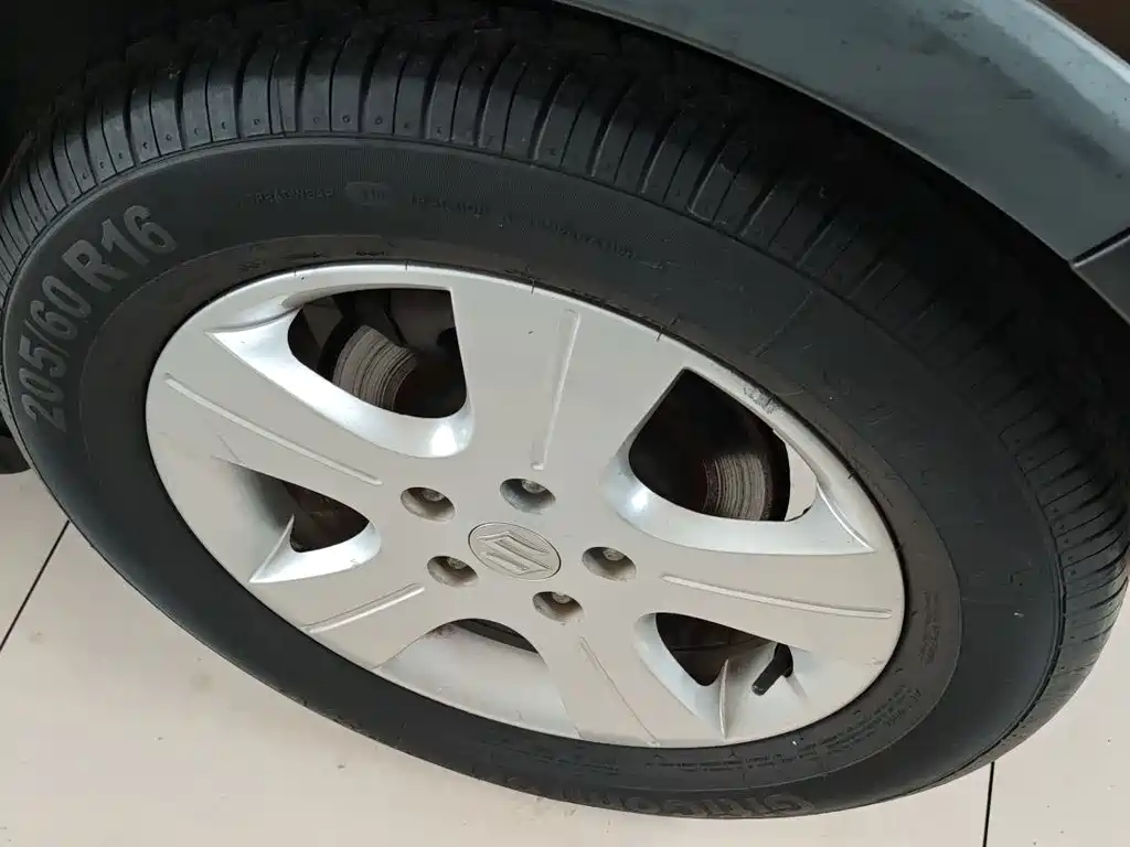 Suzuki SX4 — миниатюра 7