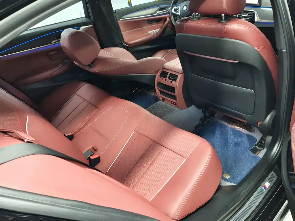 BMW 5 Series — миниатюра 5