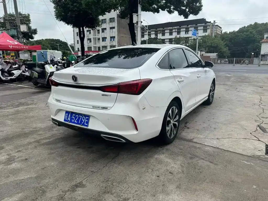 Changan Eado — миниатюра 4