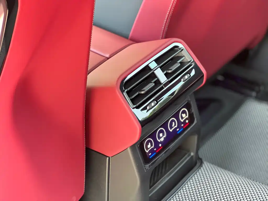 BMW 5 Series — миниатюра 11