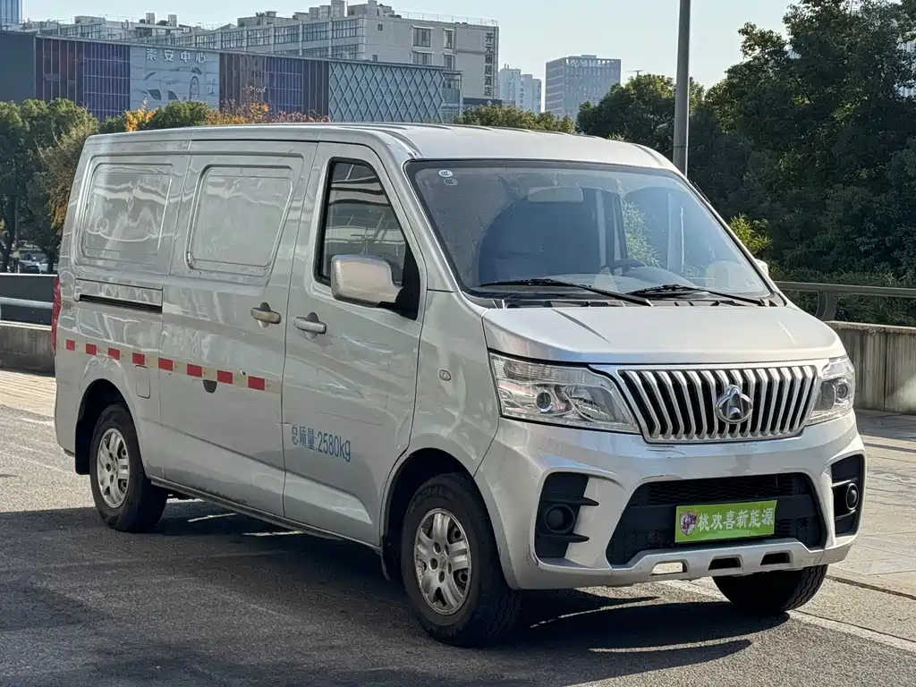 CHANGAN CHANGAN RUIXING EM60