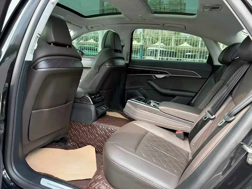 Audi A8 — миниатюра 6