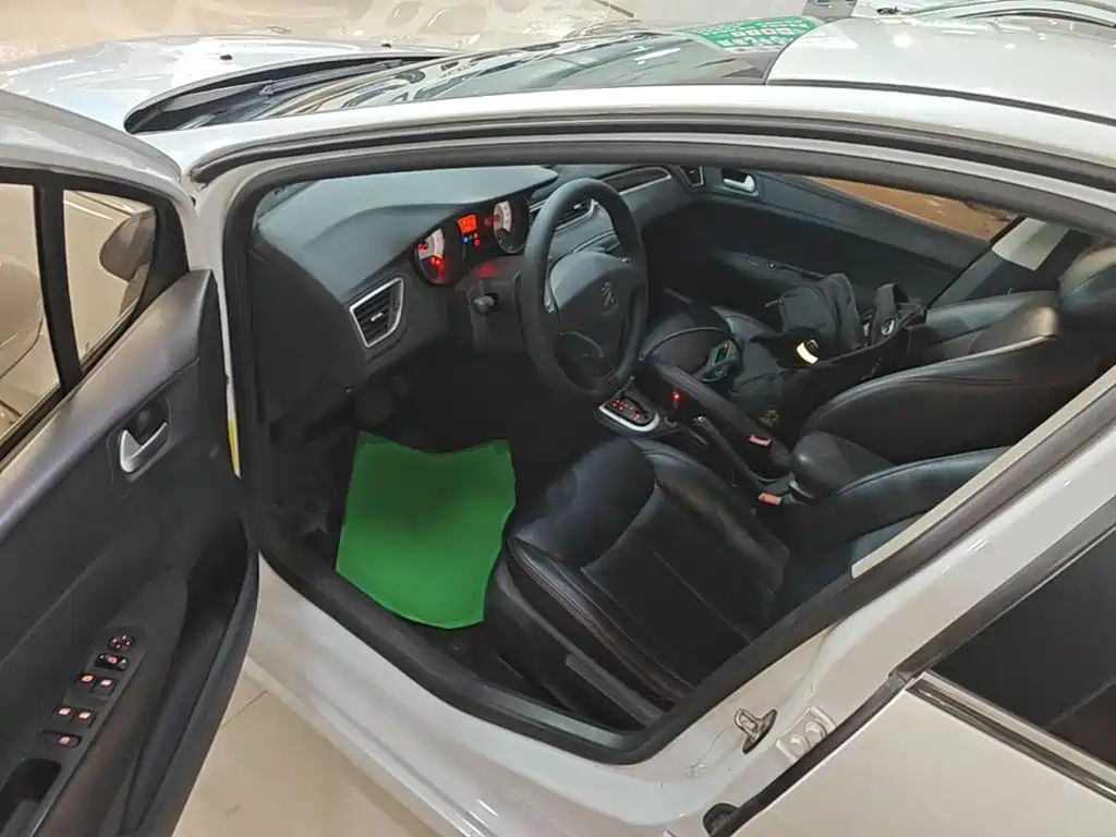 Peugeot 308 — миниатюра 16