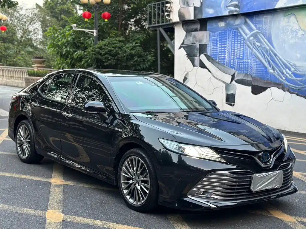 Toyota Camry — миниатюра 3