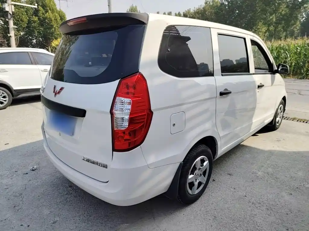Wuling Hongguang — миниатюра 7