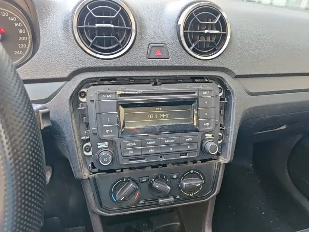 Volkswagen Jetta — миниатюра 13