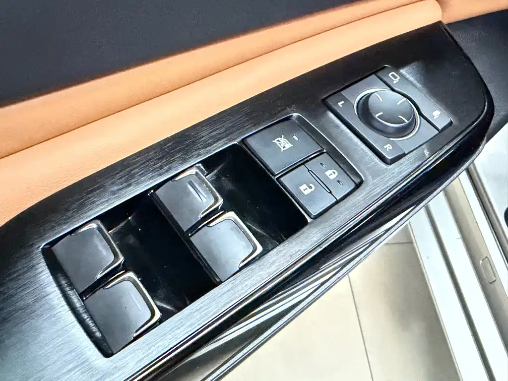 Lexus ES — миниатюра 5