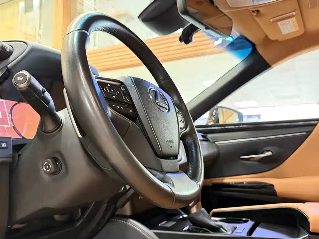 Lexus ES — миниатюра 6
