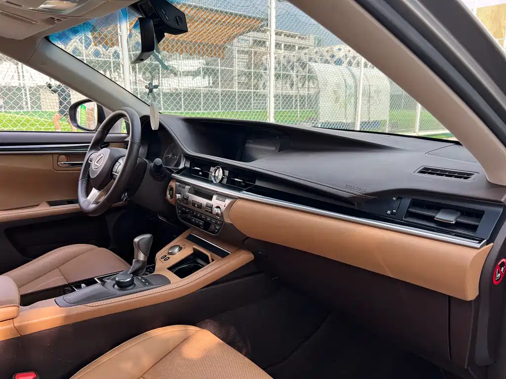 Lexus ES — миниатюра 11