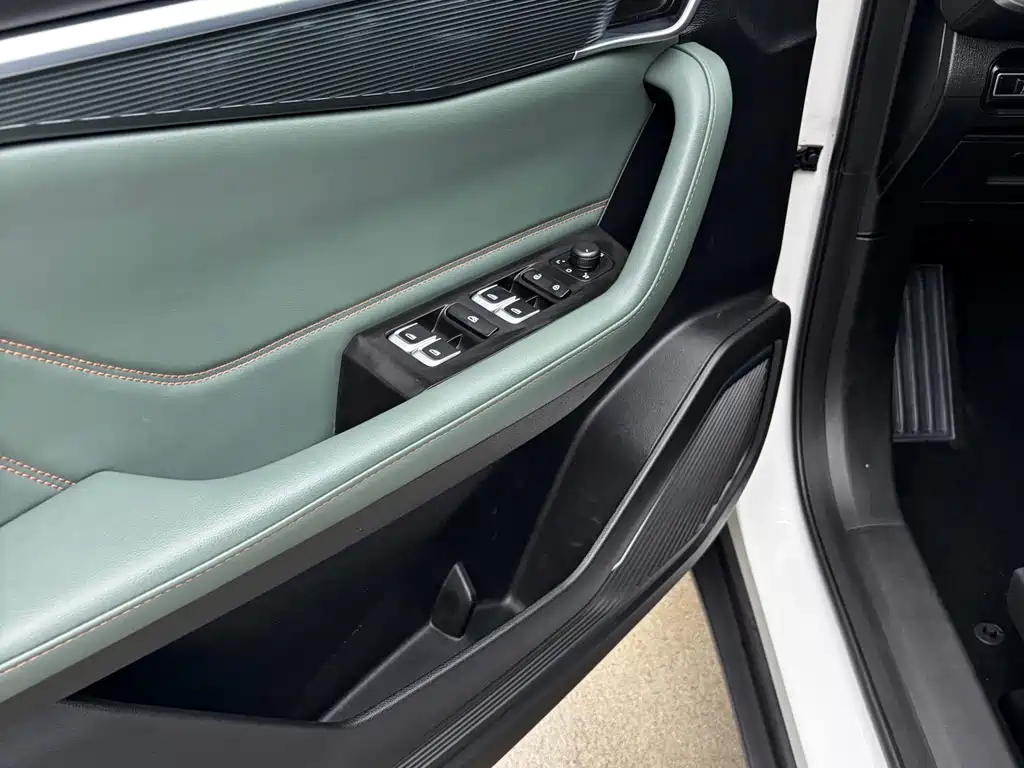 Geely Haoyue L — миниатюра 16