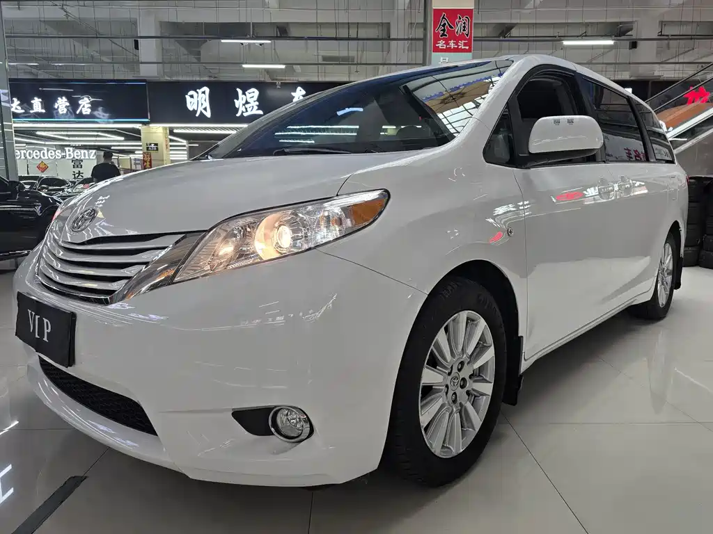 Купить Toyota Sienna