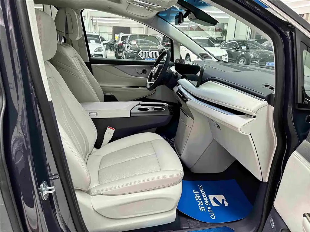 Buick GL8 Hybrid — миниатюра 16