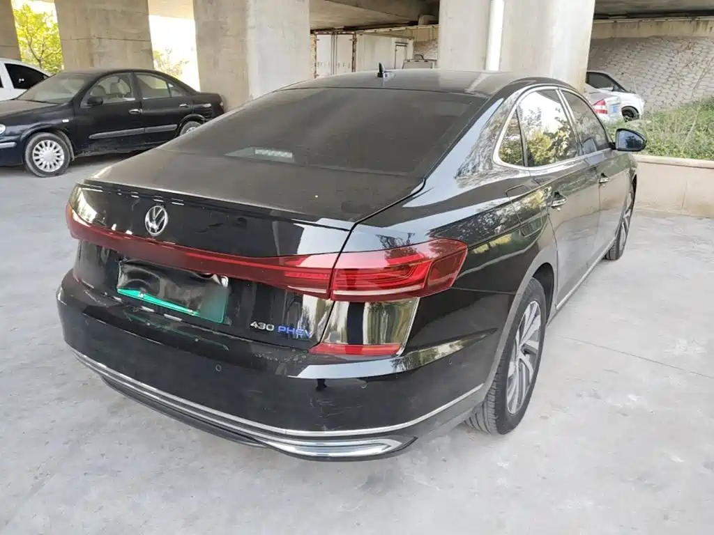 Volkswagen Passat PHEV — миниатюра 7