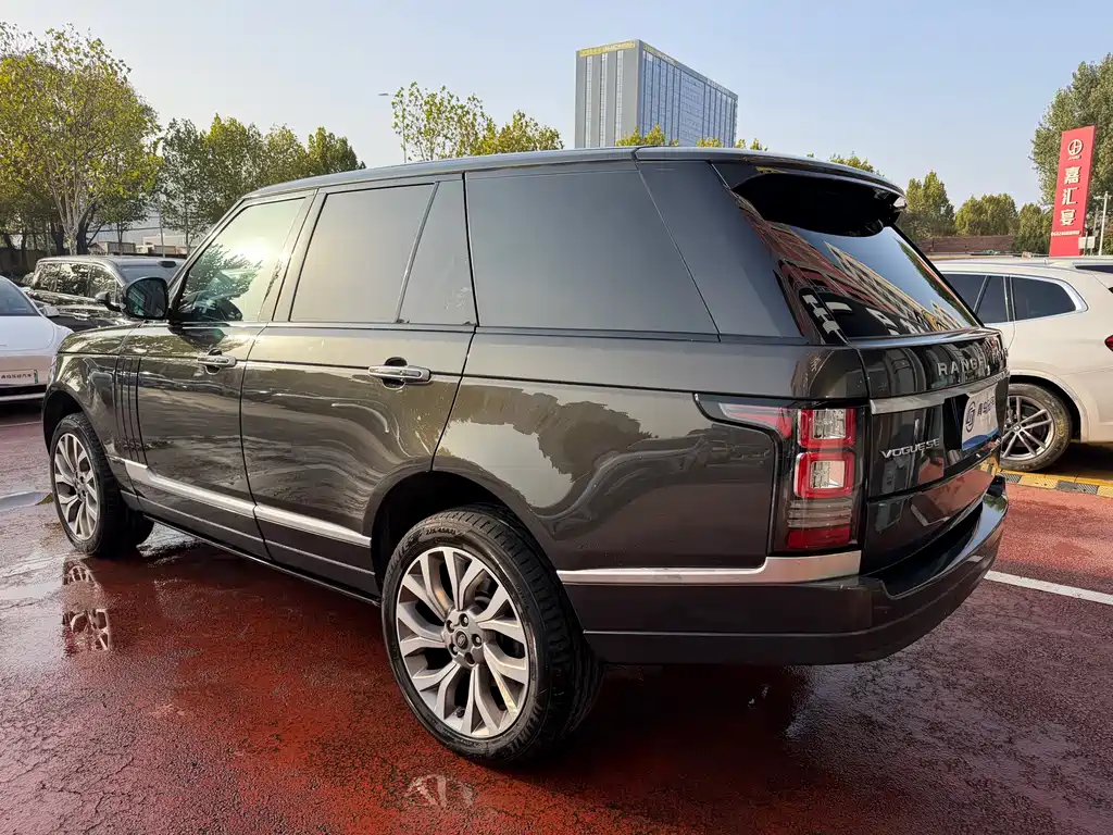 Land Rover Range Rover — миниатюра 4