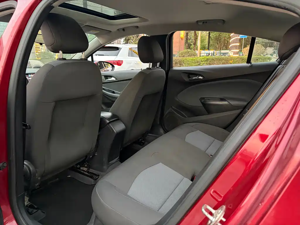 Chevrolet Cruze 1.5L Auto Pioneer Sunroof Edition, фото 16
