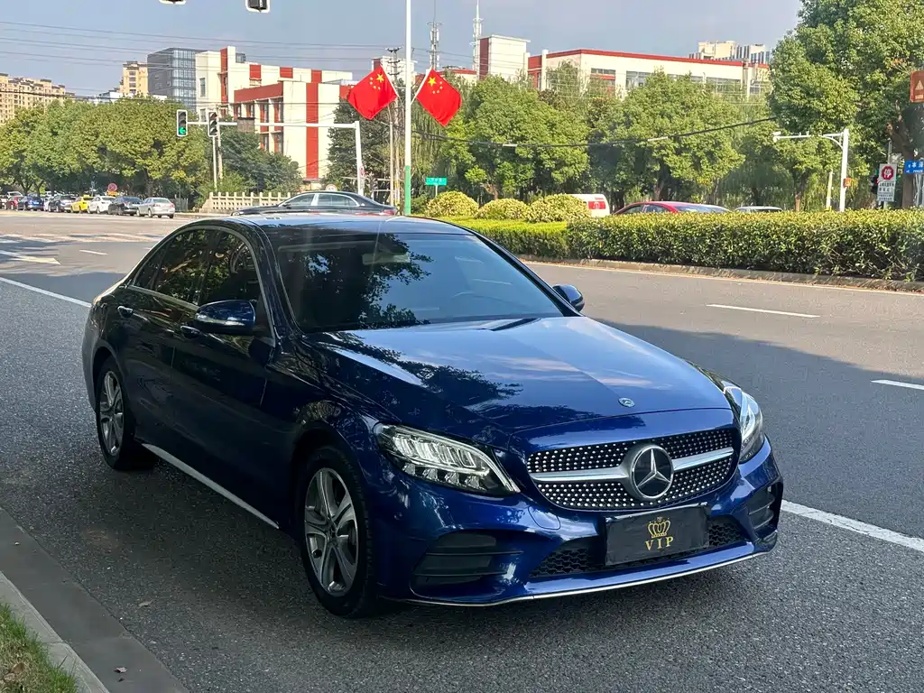Mercedes-Benz C-Class — миниатюра 3