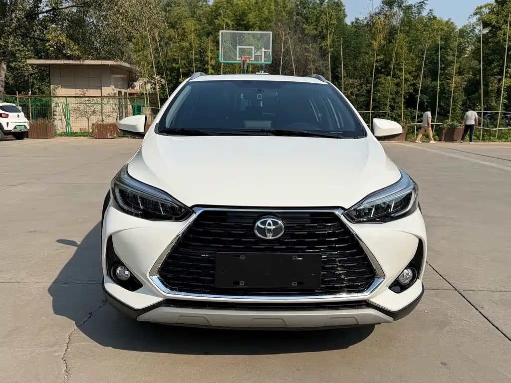 Toyota Yaris L — миниатюра 2