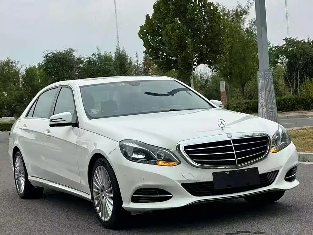Mercedes-Benz E-Class — миниатюра 2