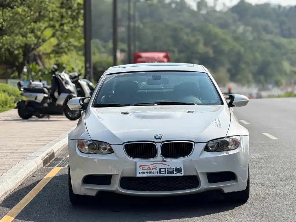 BMW M3 2010 M3 25