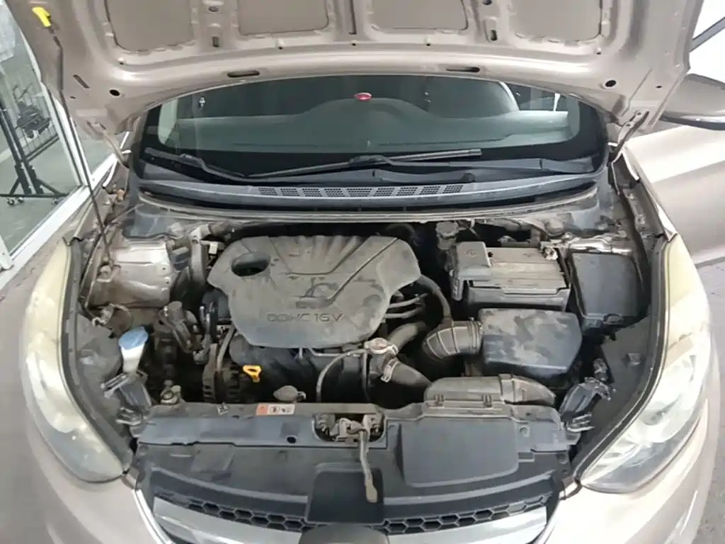 Hyundai Elantra Langdong — миниатюра 25