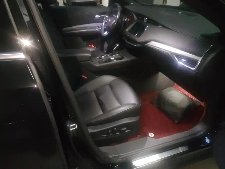 Cadillac XT4 — миниатюра 8