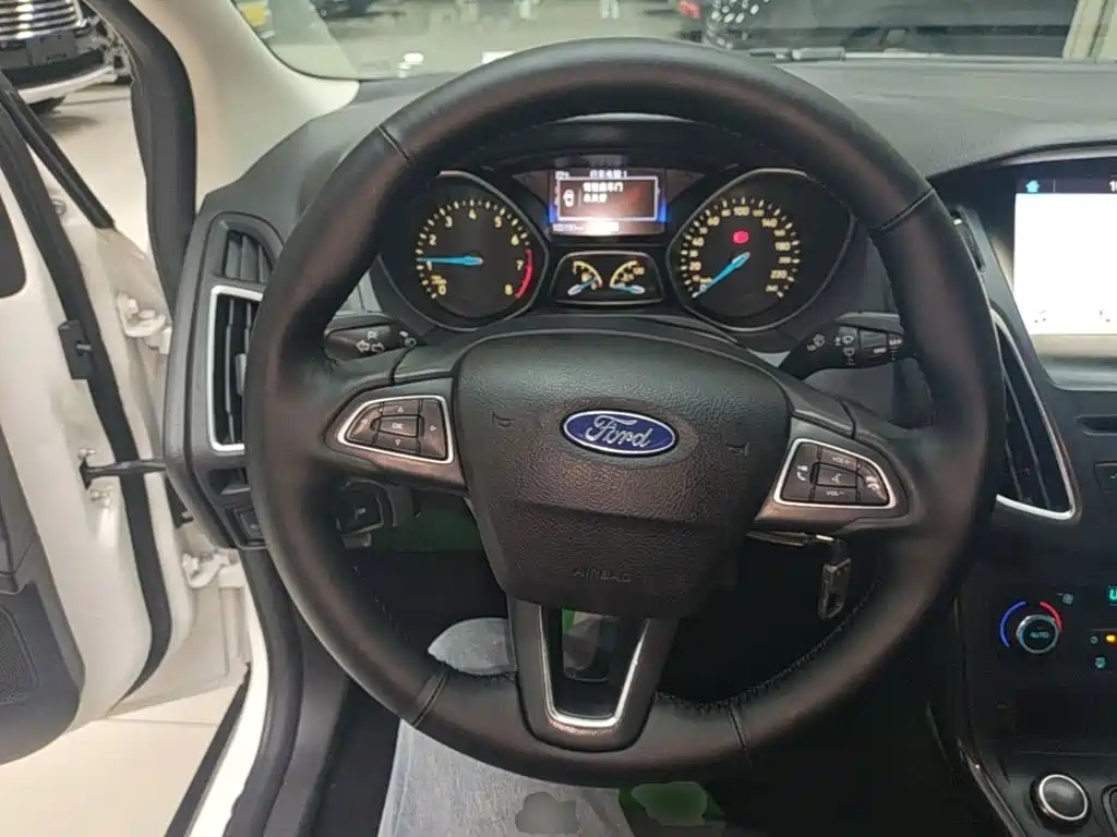 Ford Focus — миниатюра 11