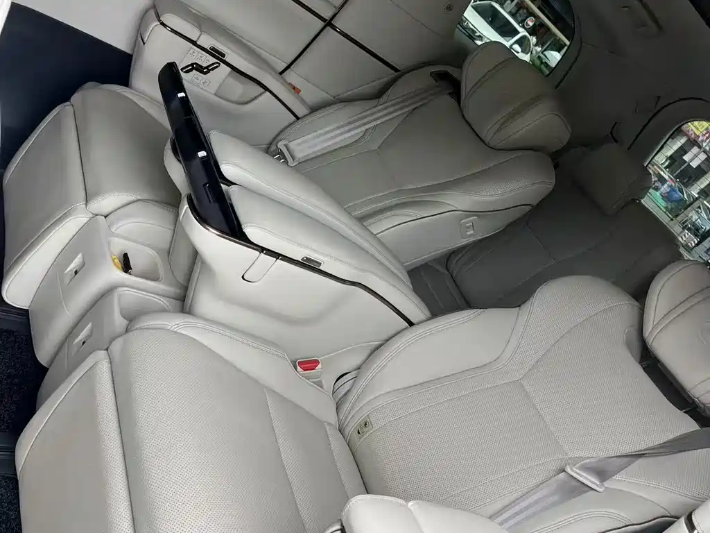 Lexus LM — миниатюра 5