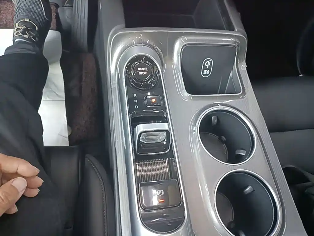 GAC Motor Trumpchi E8 PHEV — миниатюра 14