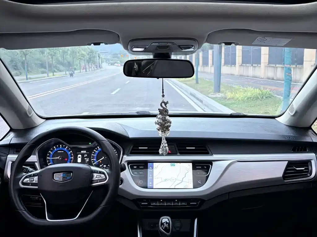 Geely Vision X3 — миниатюра 6