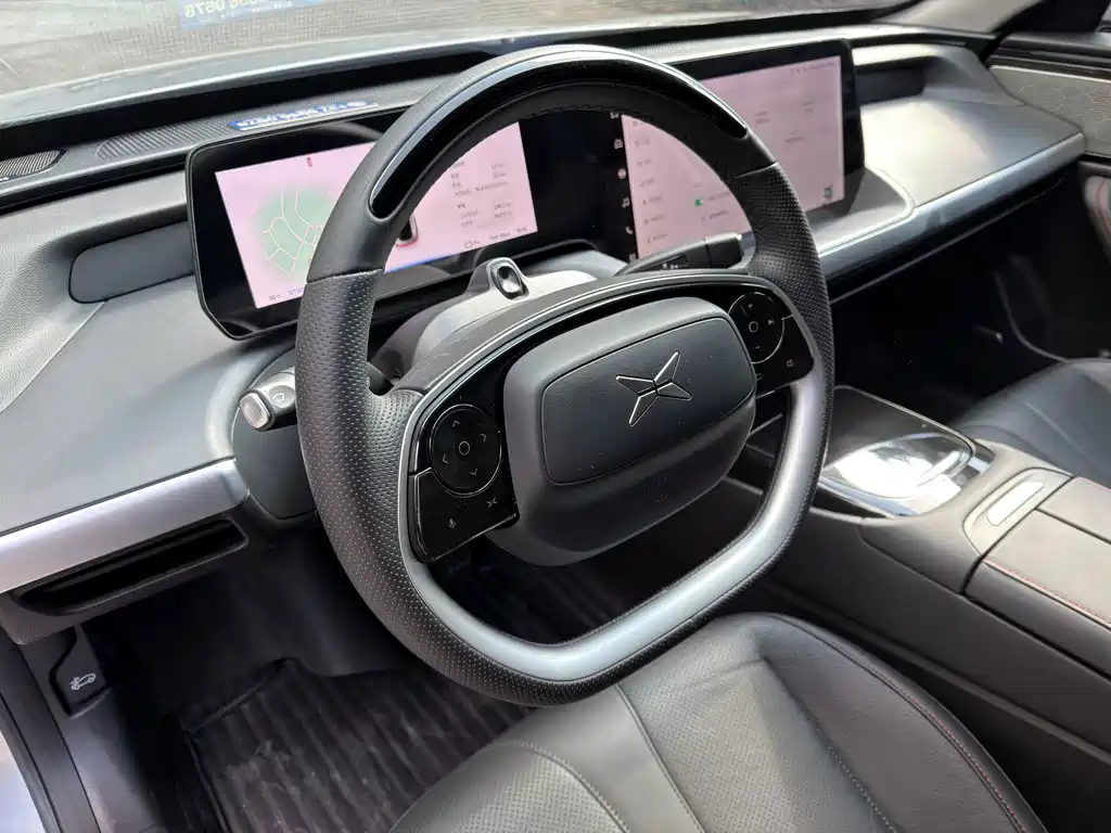 XPeng P7 — миниатюра 10