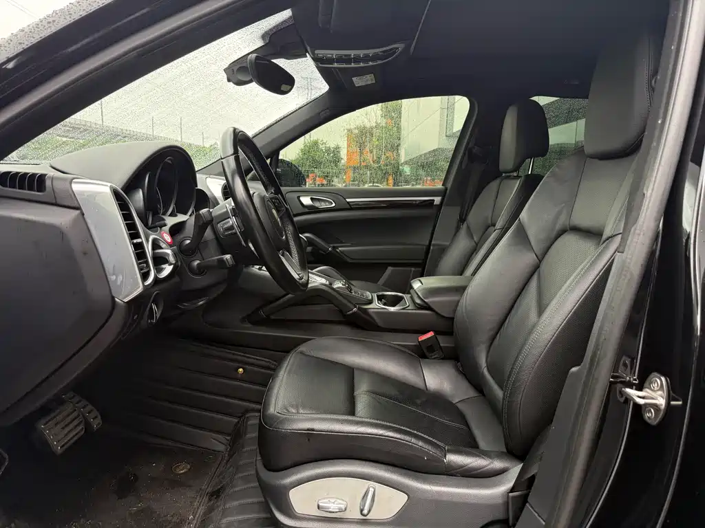Porsche Cayenne — миниатюра 6