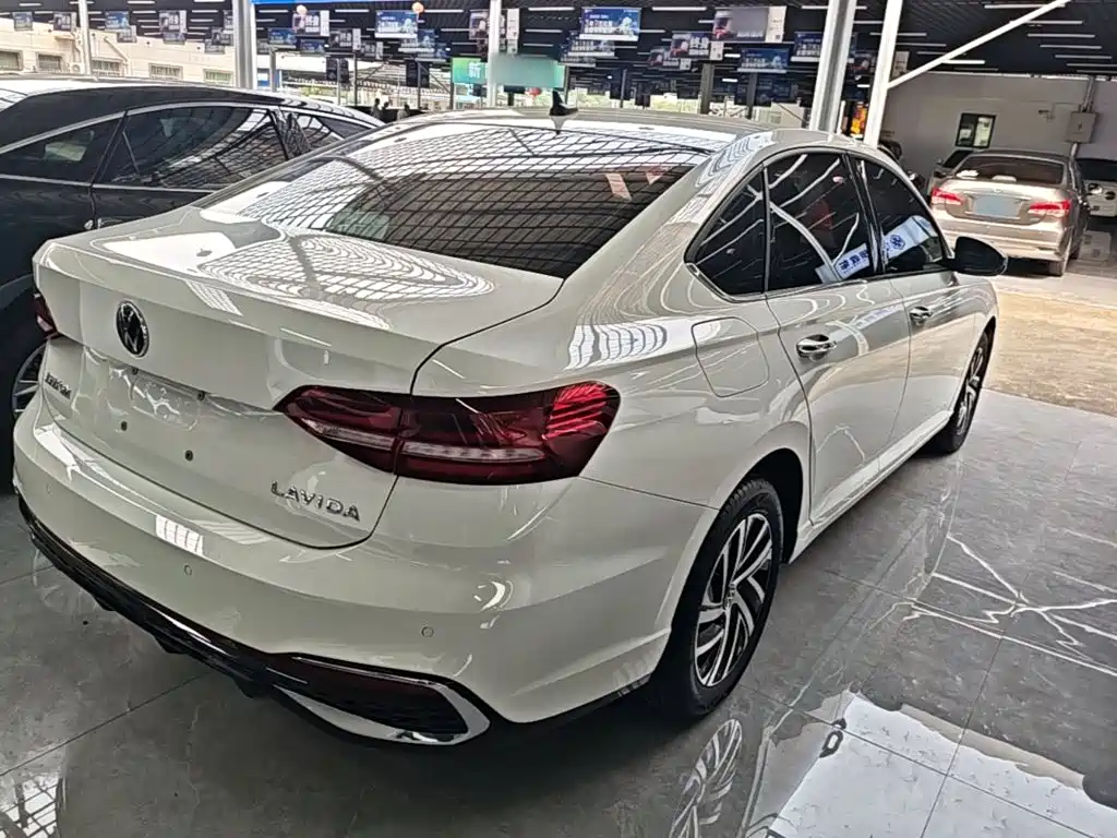 Volkswagen Lavida — миниатюра 7
