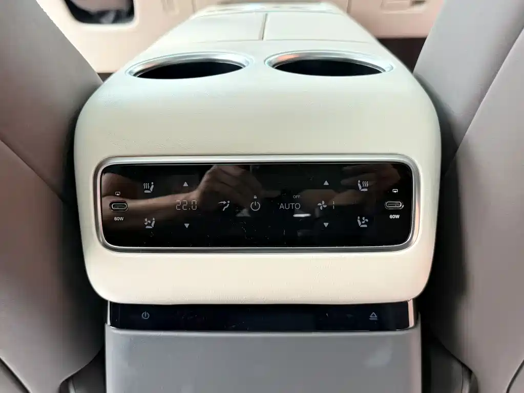 Li Auto Li MEGA — миниатюра 8