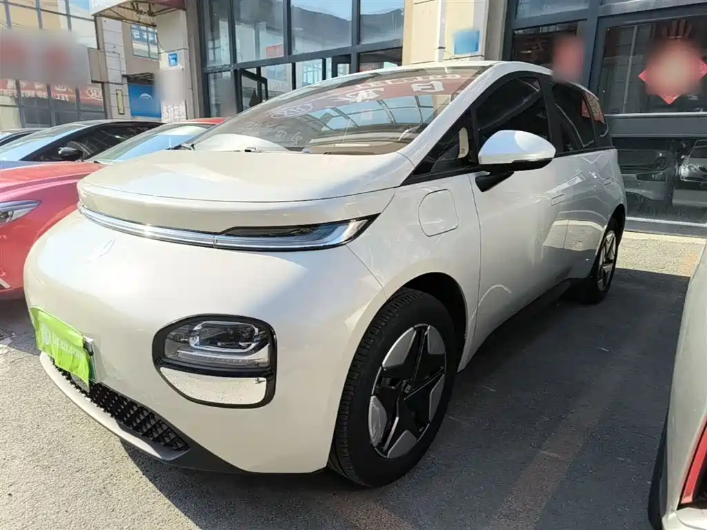 Baojun Yunduo 2023