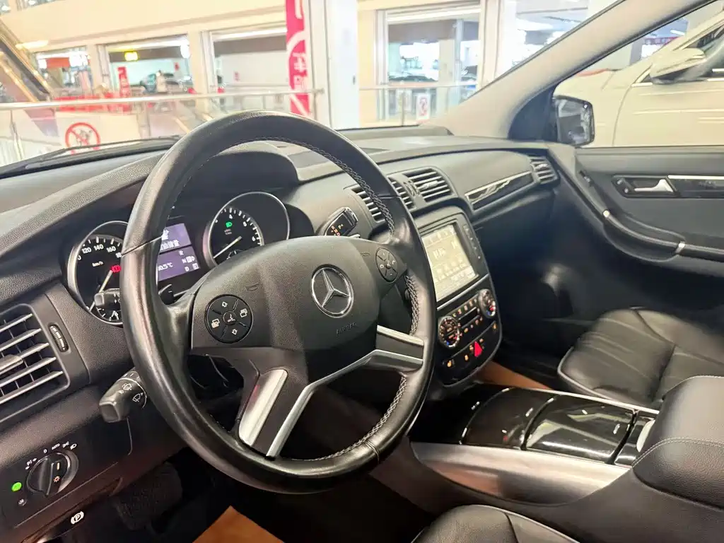 Mercedes-Benz R-Class — миниатюра 6
