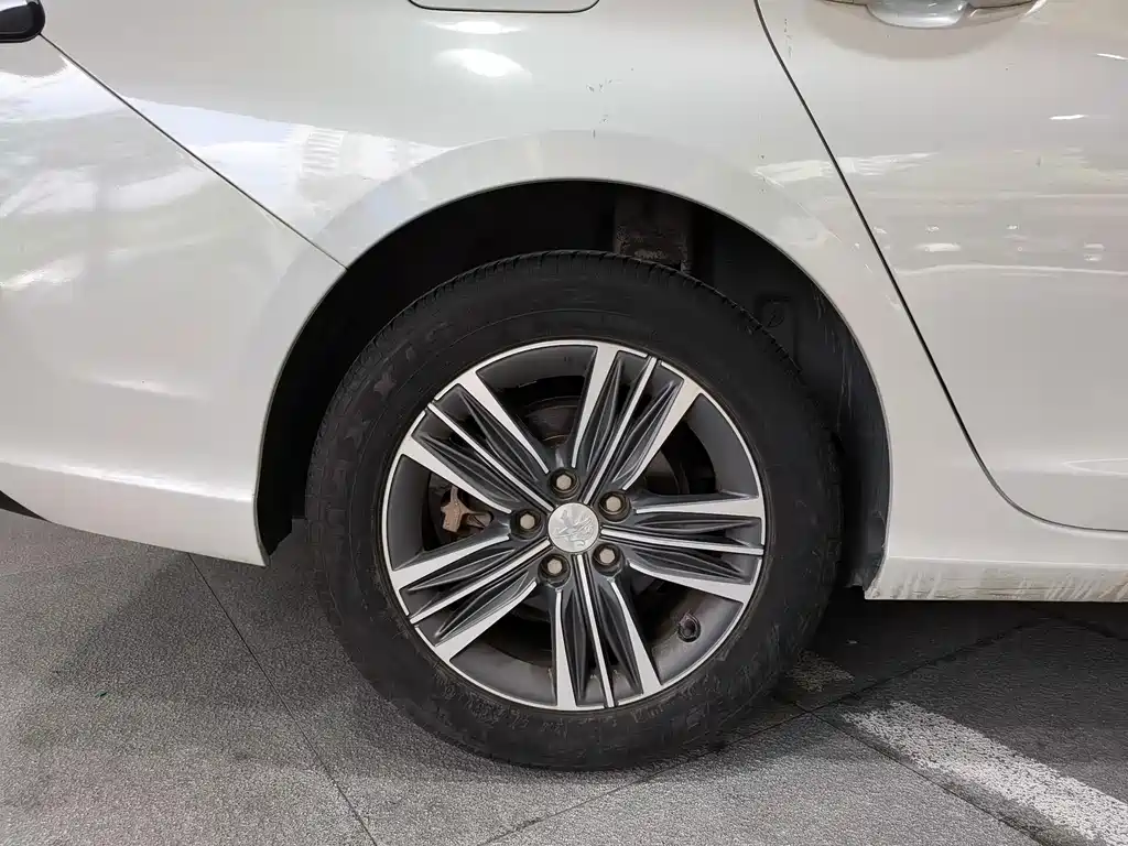 Peugeot 308 — миниатюра 18